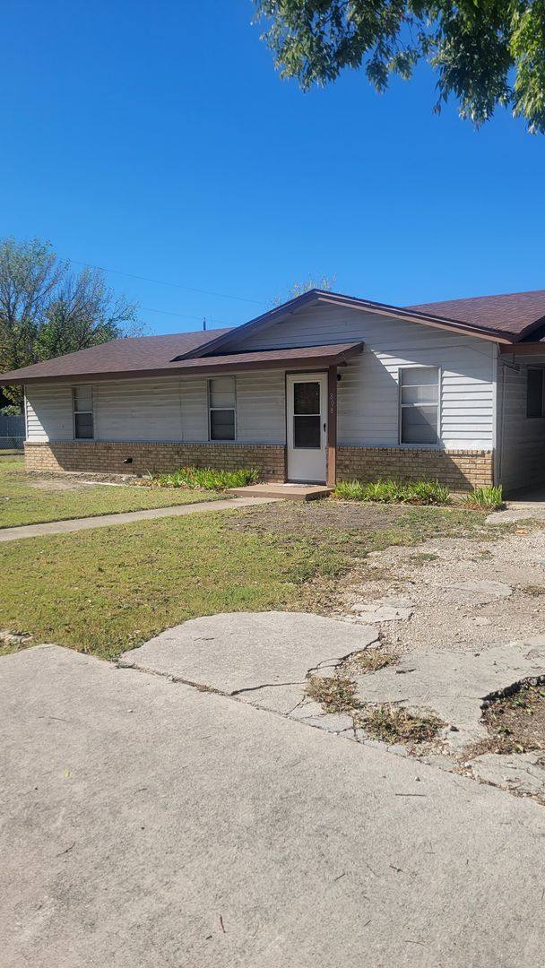 808 Mary St, Copperas Cove, TX 76522 - House for Rent - Image 2