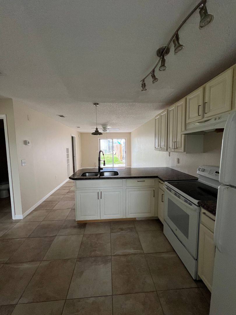 Apartment for rent at 11255 Pendleton Ave, Englewood, FL 34224