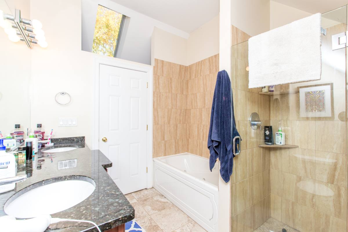 Apartment for rent at 1621 N Honore St, Chicago, IL 60622
