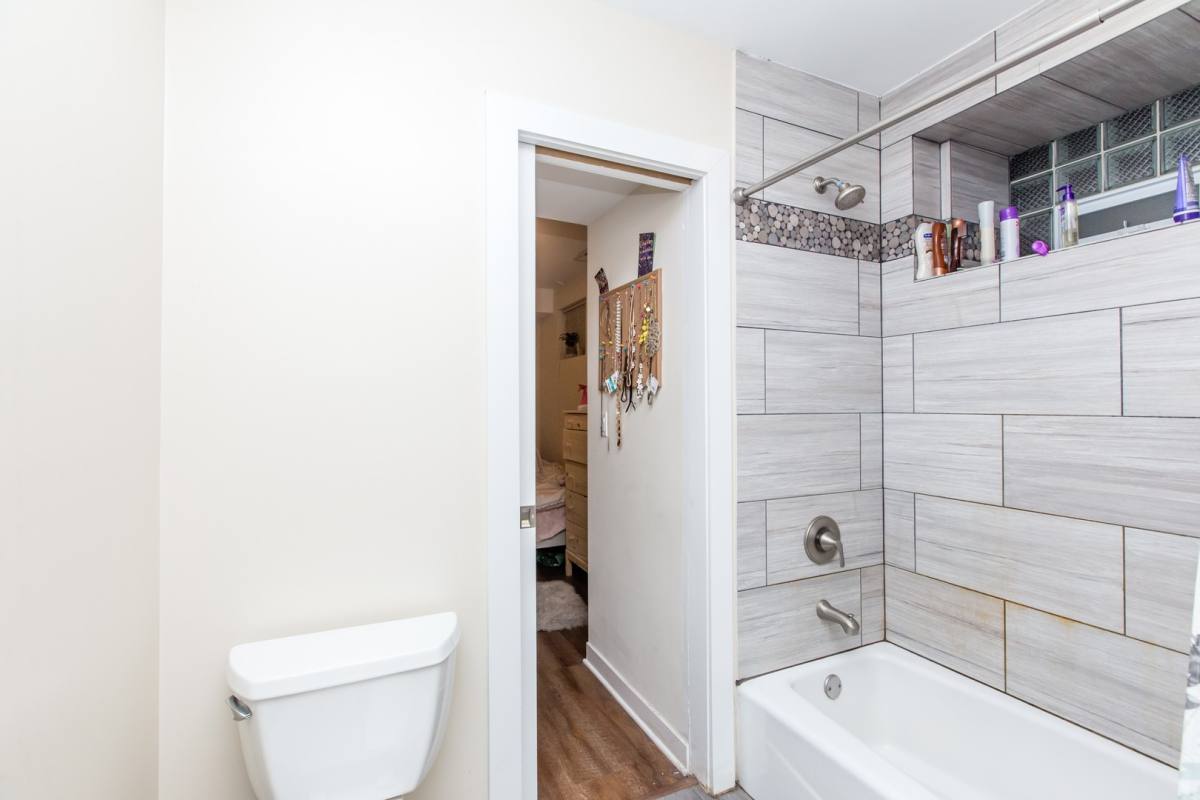 Apartment for rent at 1542 N Oakley Blvd, Chicago, IL 60622