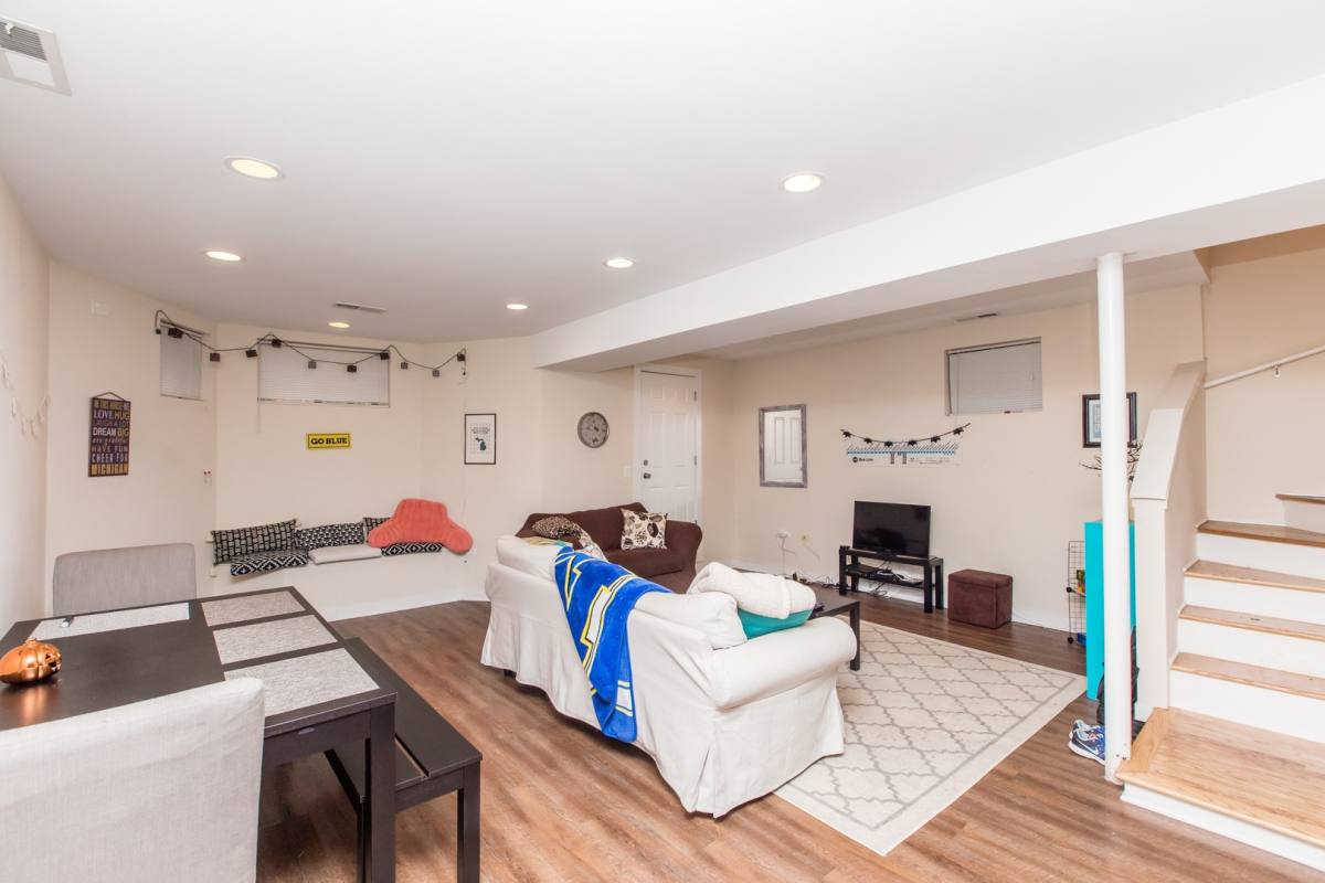 Apartment for rent at 1542 N Oakley Blvd, Chicago, IL 60622