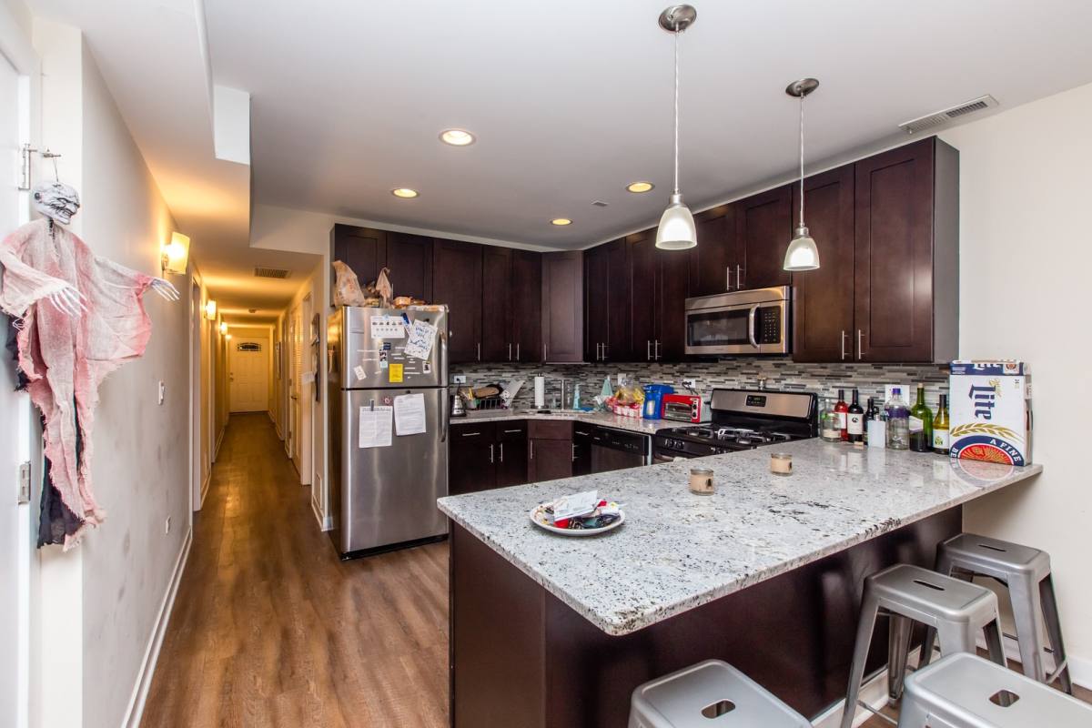 Apartment for rent at 1542 N Oakley Blvd, Chicago, IL 60622