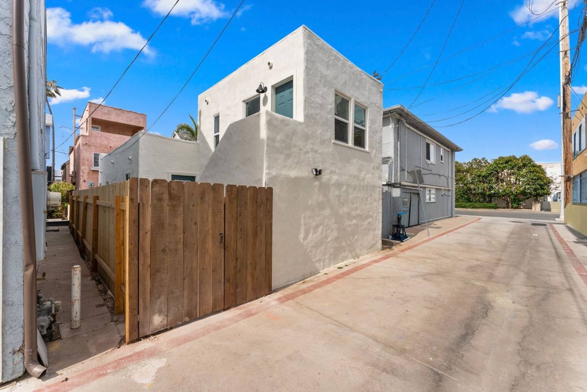 Apartment for rent at 749-7495 York Court 749-5, San Diego, CA 92109