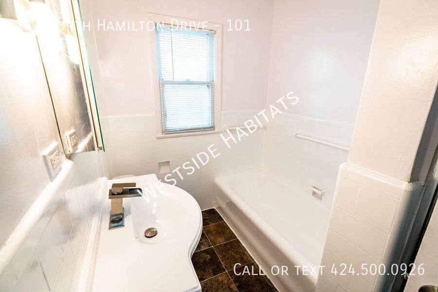 Apartment for rent at 147 N Hamilton Dr #101, Beverly Hills, CA 90211