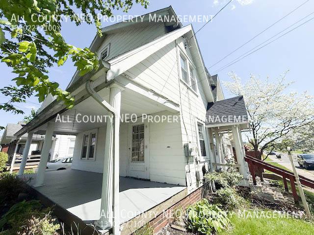 House for rent at 900 Roslyn Ave SW, Canton, OH 44710