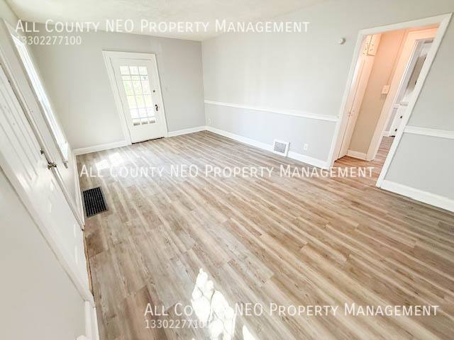 House for rent at 900 Roslyn Ave SW, Canton, OH 44710