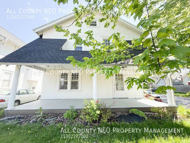 House for rent at 900 Roslyn Ave SW, Canton, OH 44710