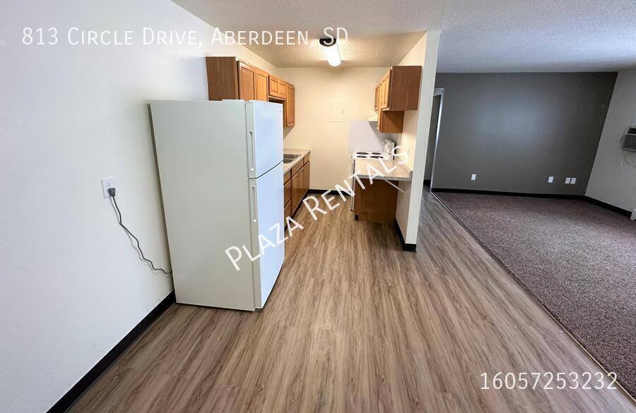 222 S Greenwood St #8, Aberdeen, SD 57401