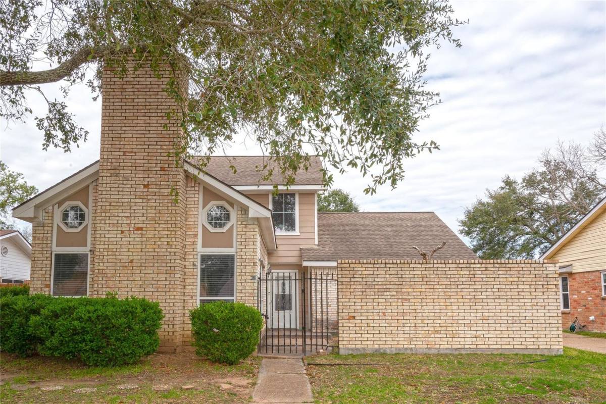 House for rent at 21610 Park Wick Lane, Katy, TX 77450