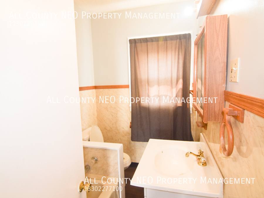 House for rent at 1241 Bedford Ave SW, Canton, OH 44710