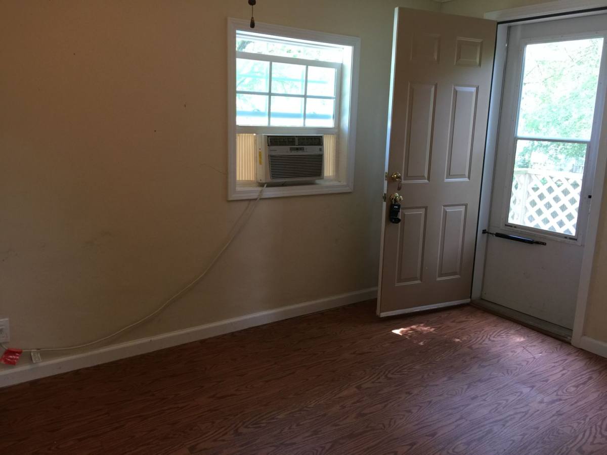 Apartment for rent at 118-B N Virginia, Fayetteville, NC 28305