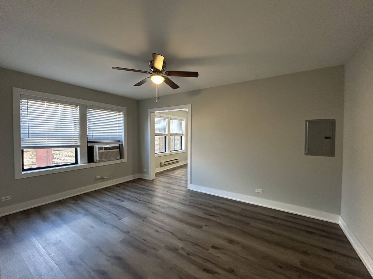 Apartment for rent at 725 Saint Johns, Highland Park, IL 60035