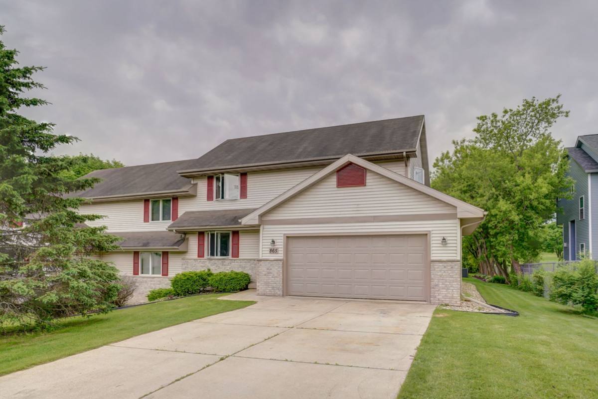 Apartment for rent at 865-867 Harper Dr, Verona, WI 53593