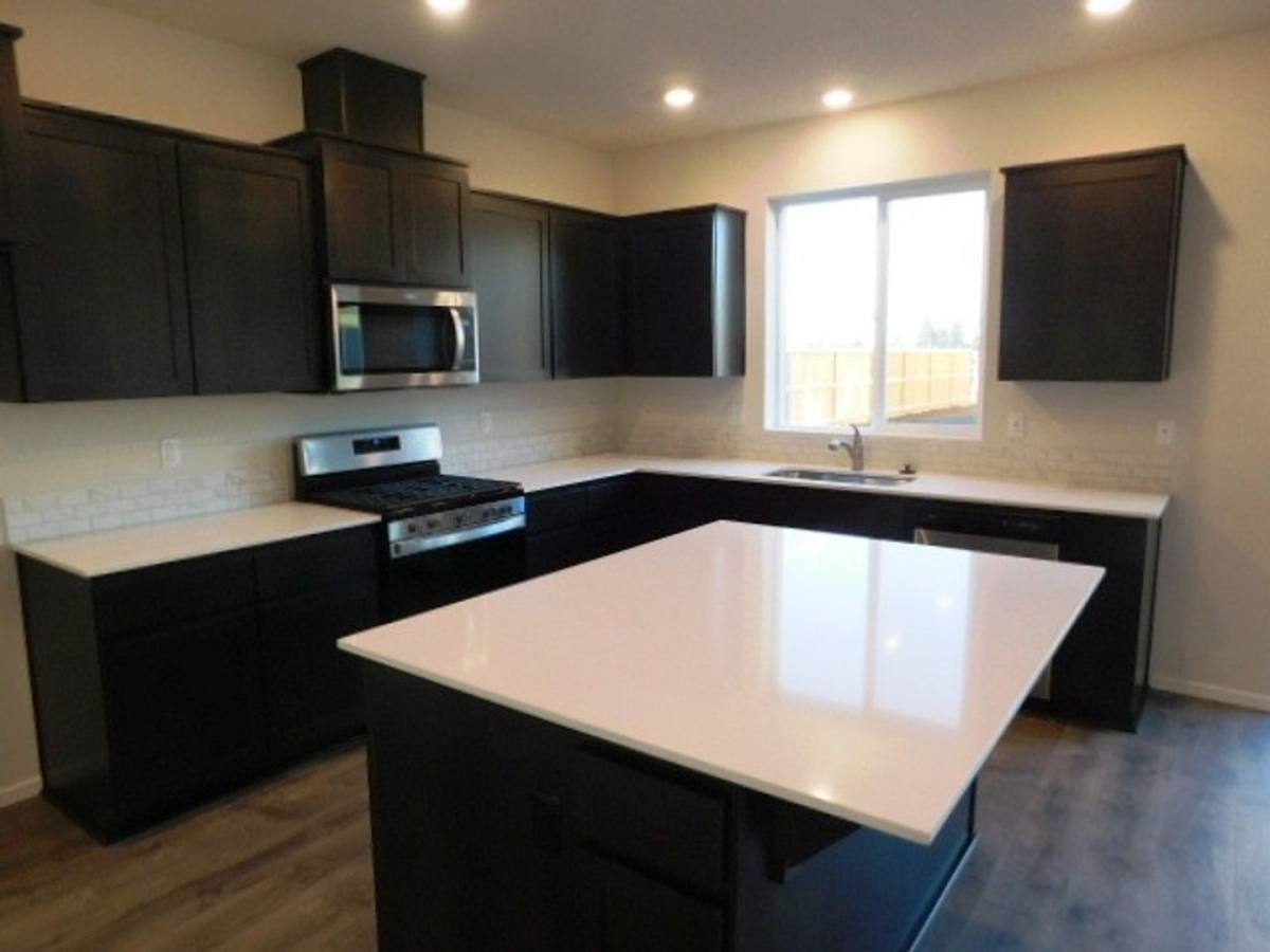 House for rent at 4707 Astronaut Ave NE, Salem, OR 97305
