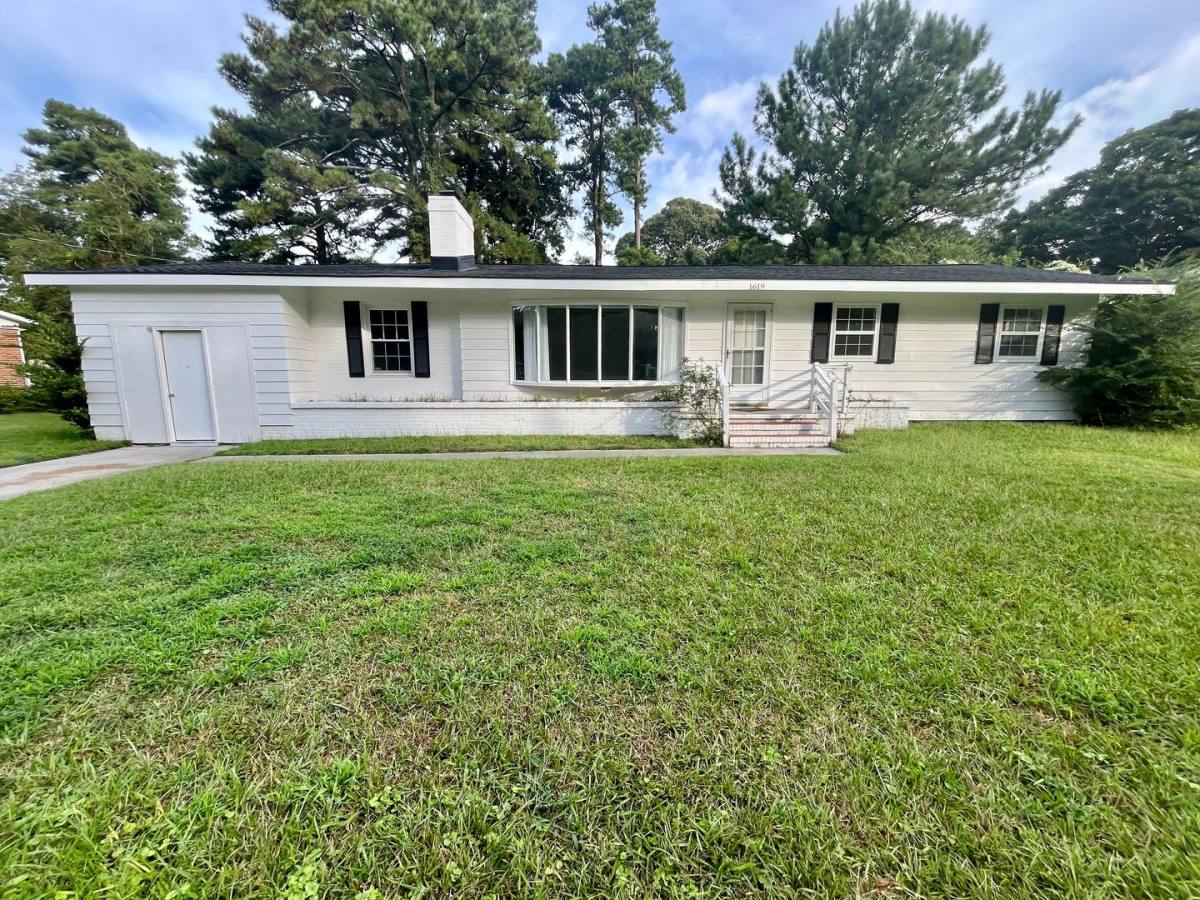 House for rent at 1619 Midgett Dr, Elizabeth City, NC 27909