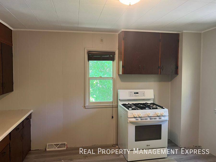 House for rent at 925 N Blauvelt Ave, Sioux Falls, SD 57103