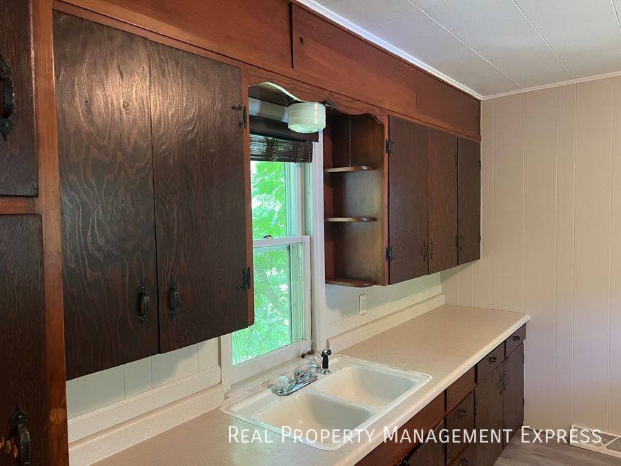 House for rent at 925 N Blauvelt Ave, Sioux Falls, SD 57103