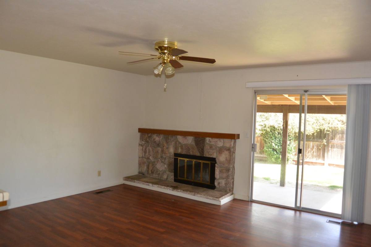 House for rent at 2704 W Whitendale, Visalia, CA 93277