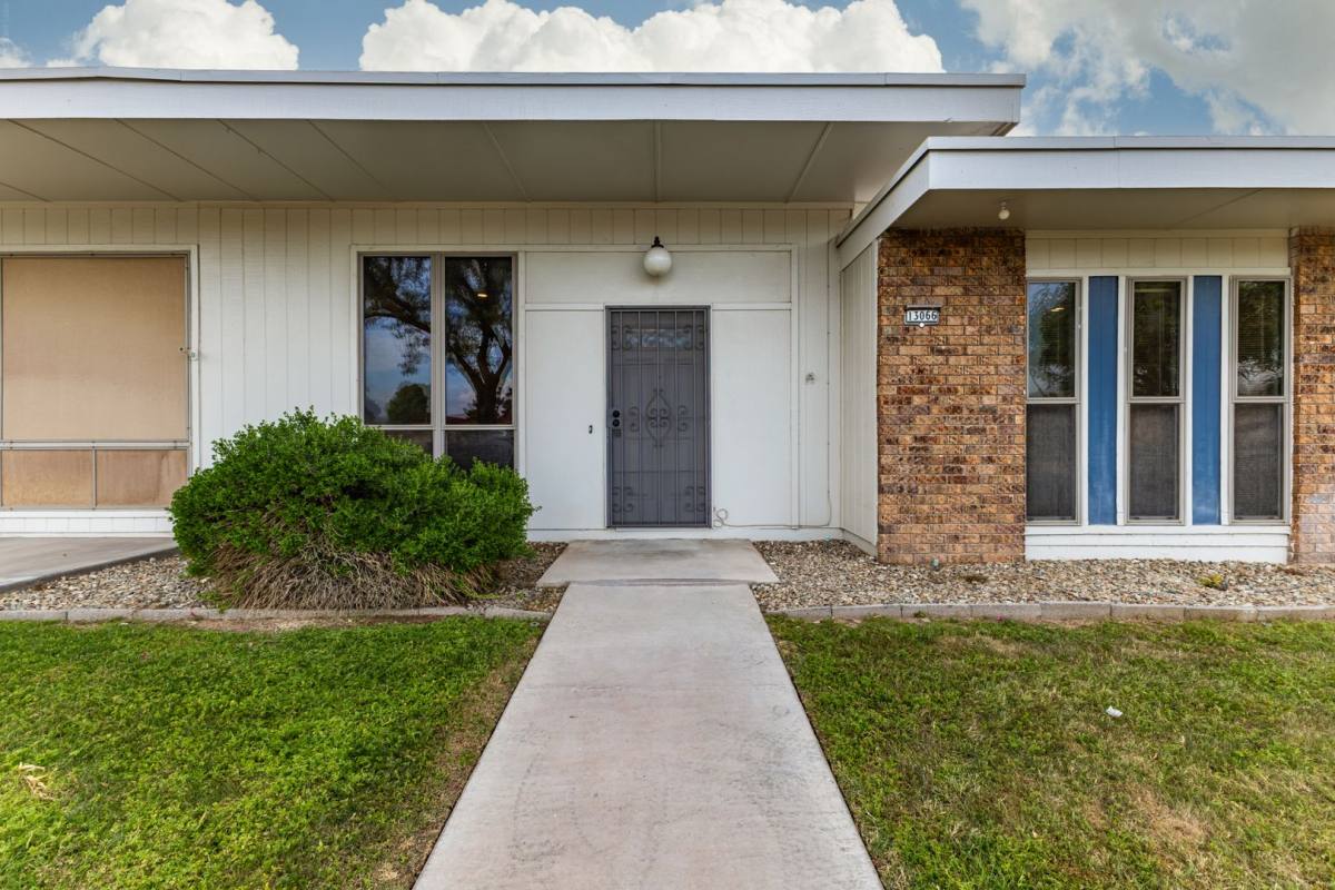 Condo for rent at 13066 N 100th Dr, Sun City, AZ 85351
