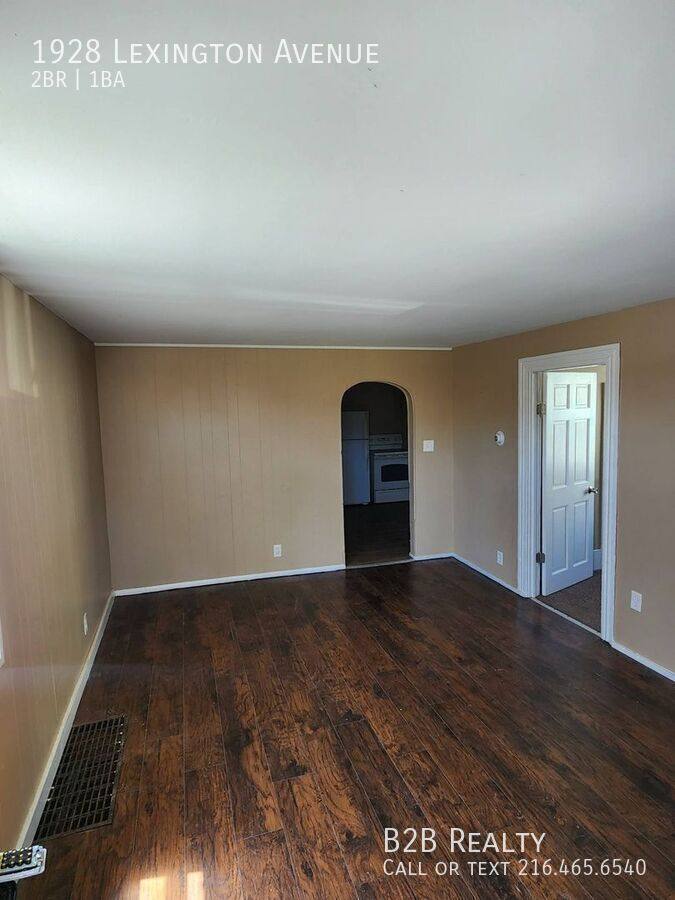 Apartment for rent at 1928 Lexington Ave #1, Lorain, OH 44052