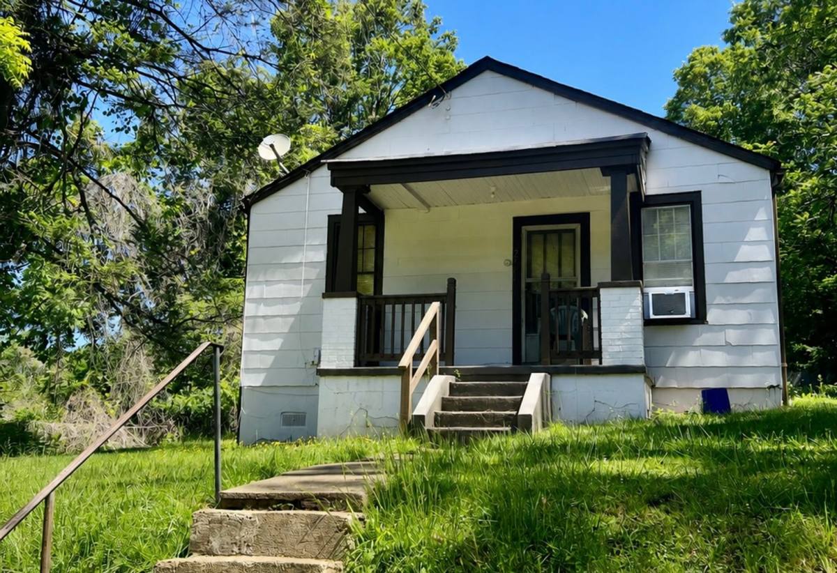 House for rent at 2908 Carroll Ave, Lynchburg, VA 24501