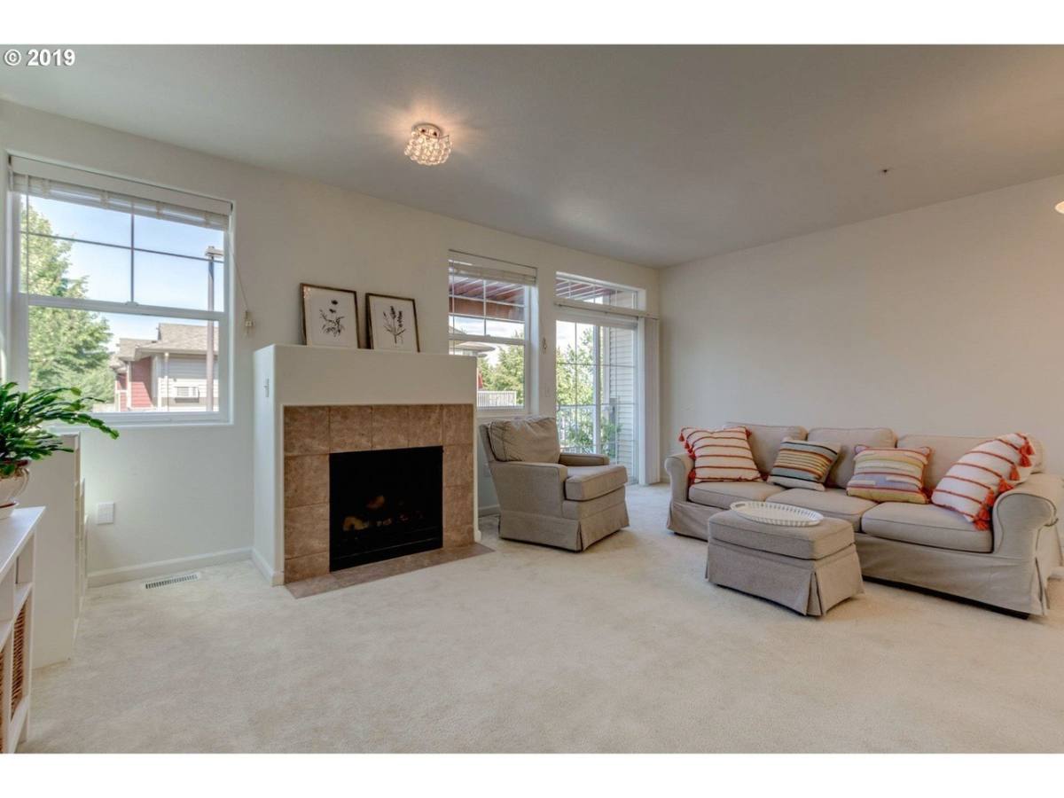 Townhouse for rent at 1877 NE 102nd Ave, Beaverton, OR 97006