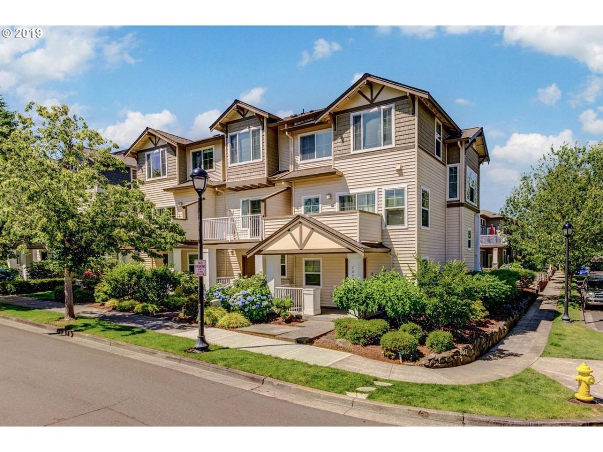 Townhouse for rent at 1877 NE 102nd Ave, Beaverton, OR 97006