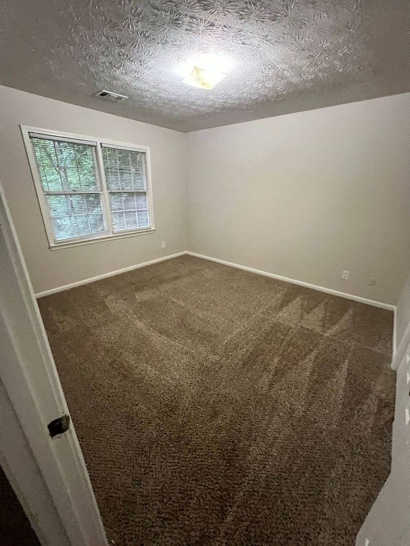 Apartment for rent at 369-371 Freeport Dr, Lawrenceville, GA 30046