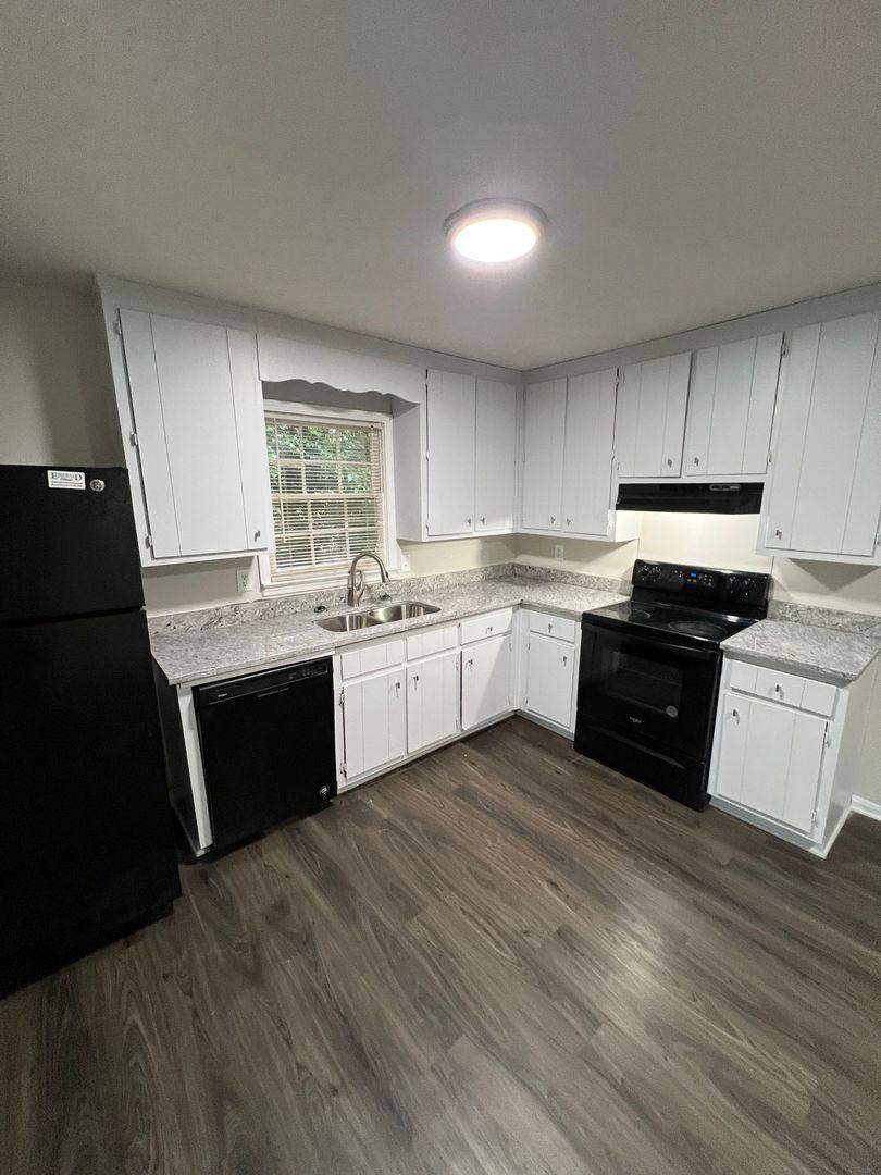 Apartment for rent at 369-371 Freeport Dr, Lawrenceville, GA 30046