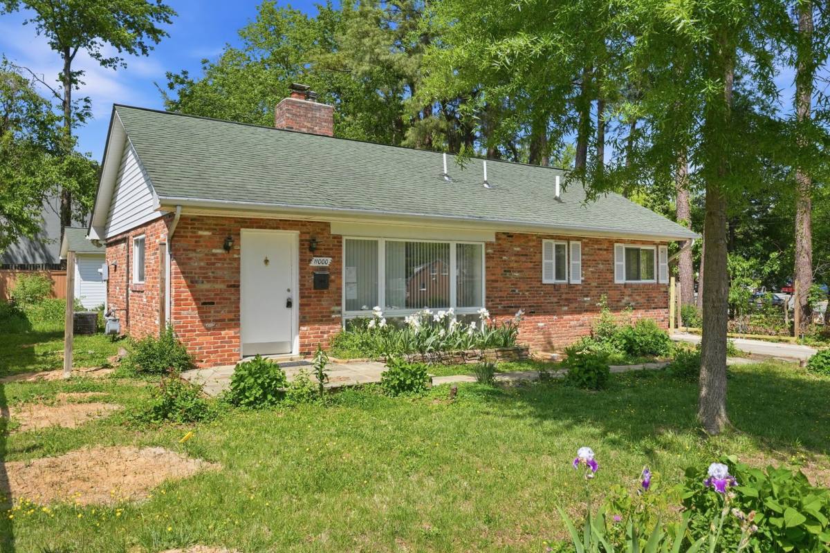 House for rent at 11000 Park Rd, Fairfax, VA 22030