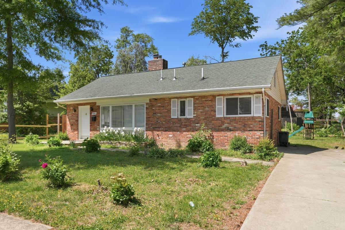 House for rent at 11000 Park Rd, Fairfax, VA 22030