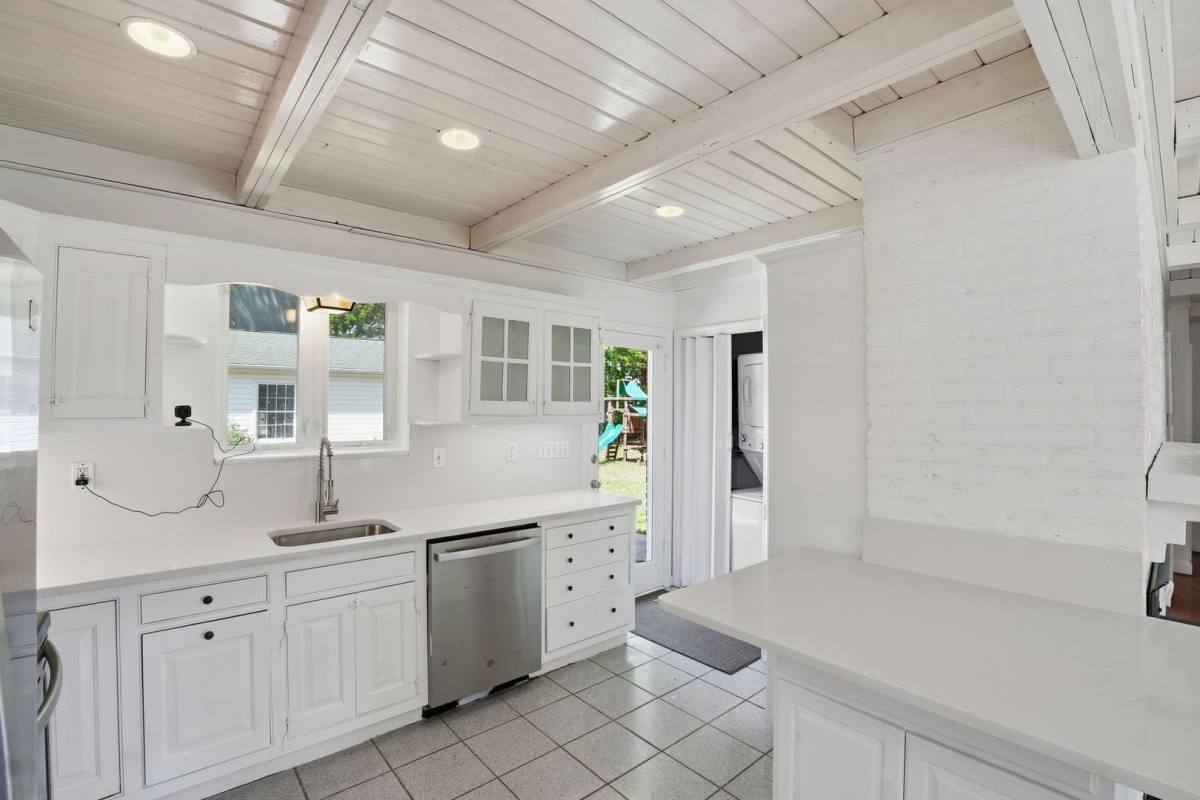 House for rent at 11000 Park Rd, Fairfax, VA 22030