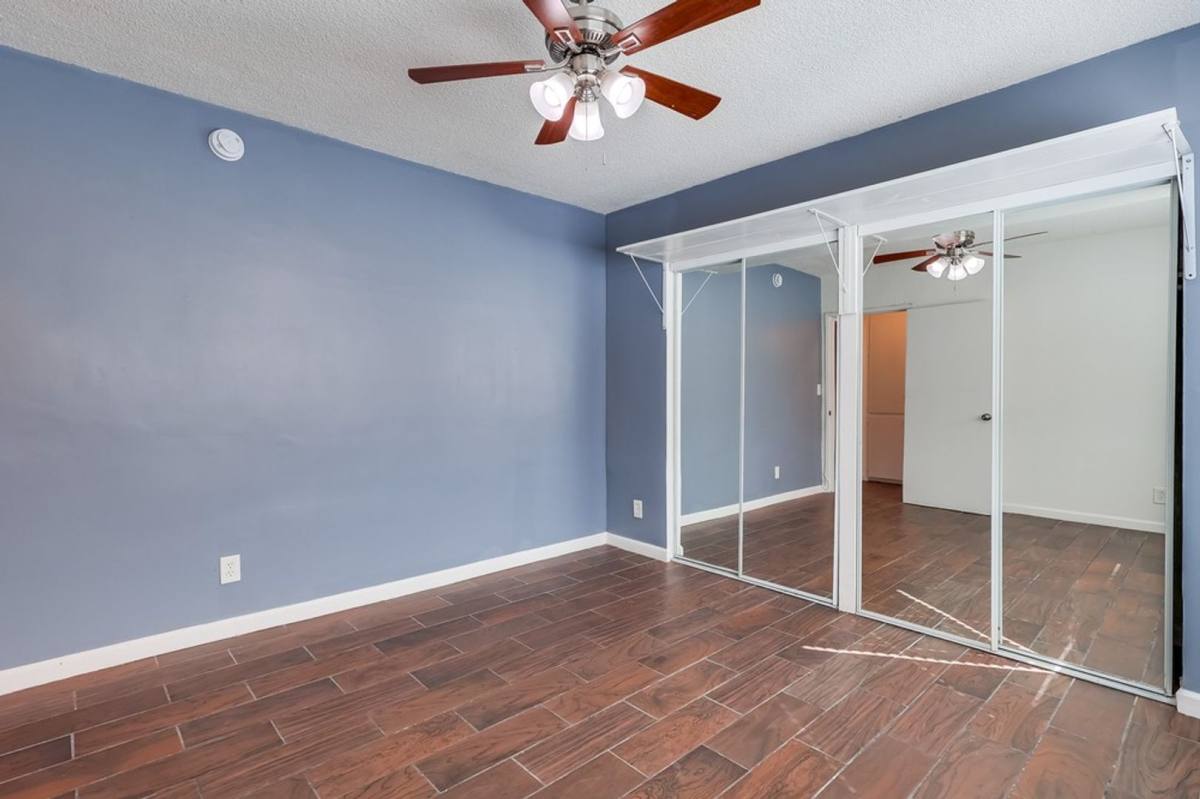 Apartment for rent at 6205 8th Ave #8, Los Angeles, CA 90043