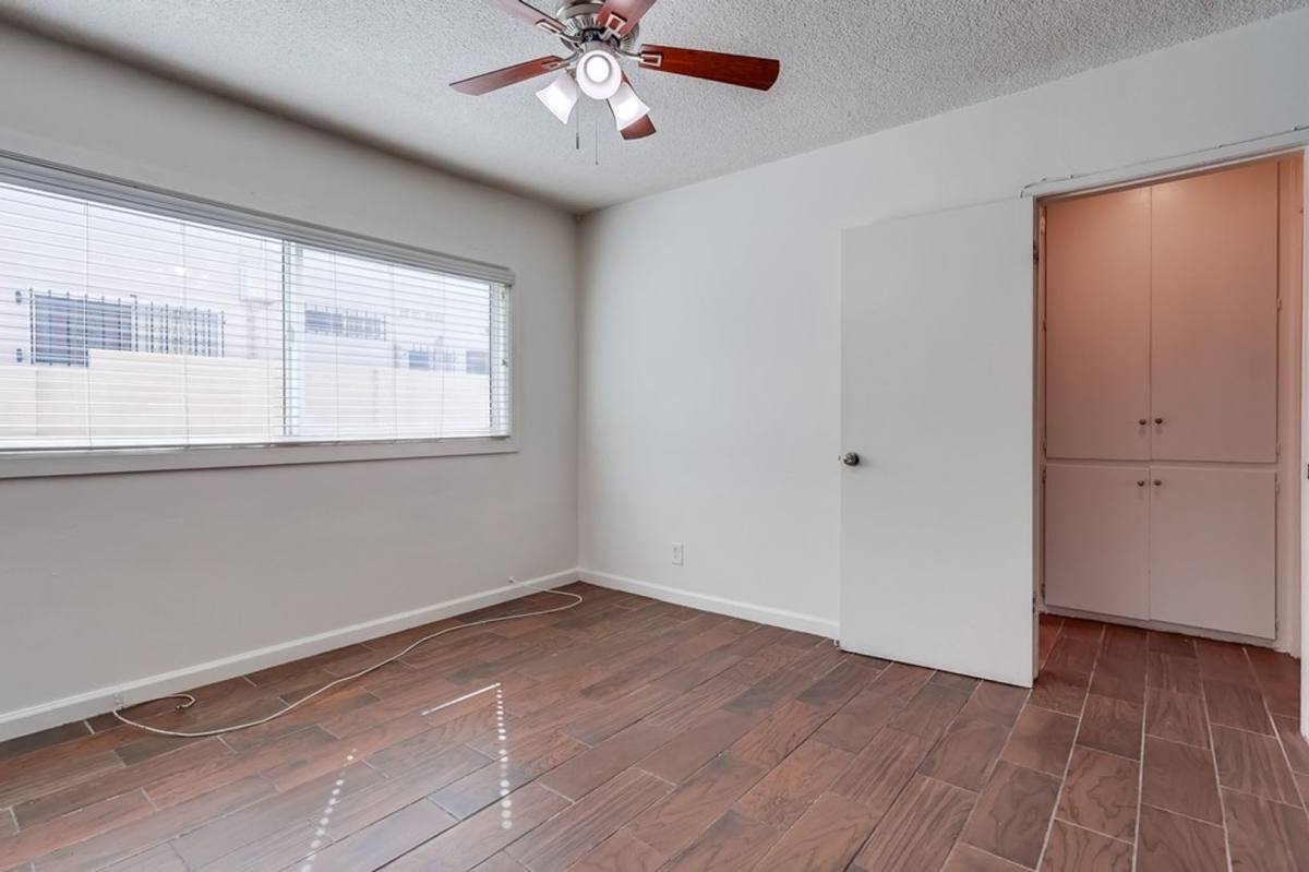 Apartment for rent at 6205 8th Ave #8, Los Angeles, CA 90043