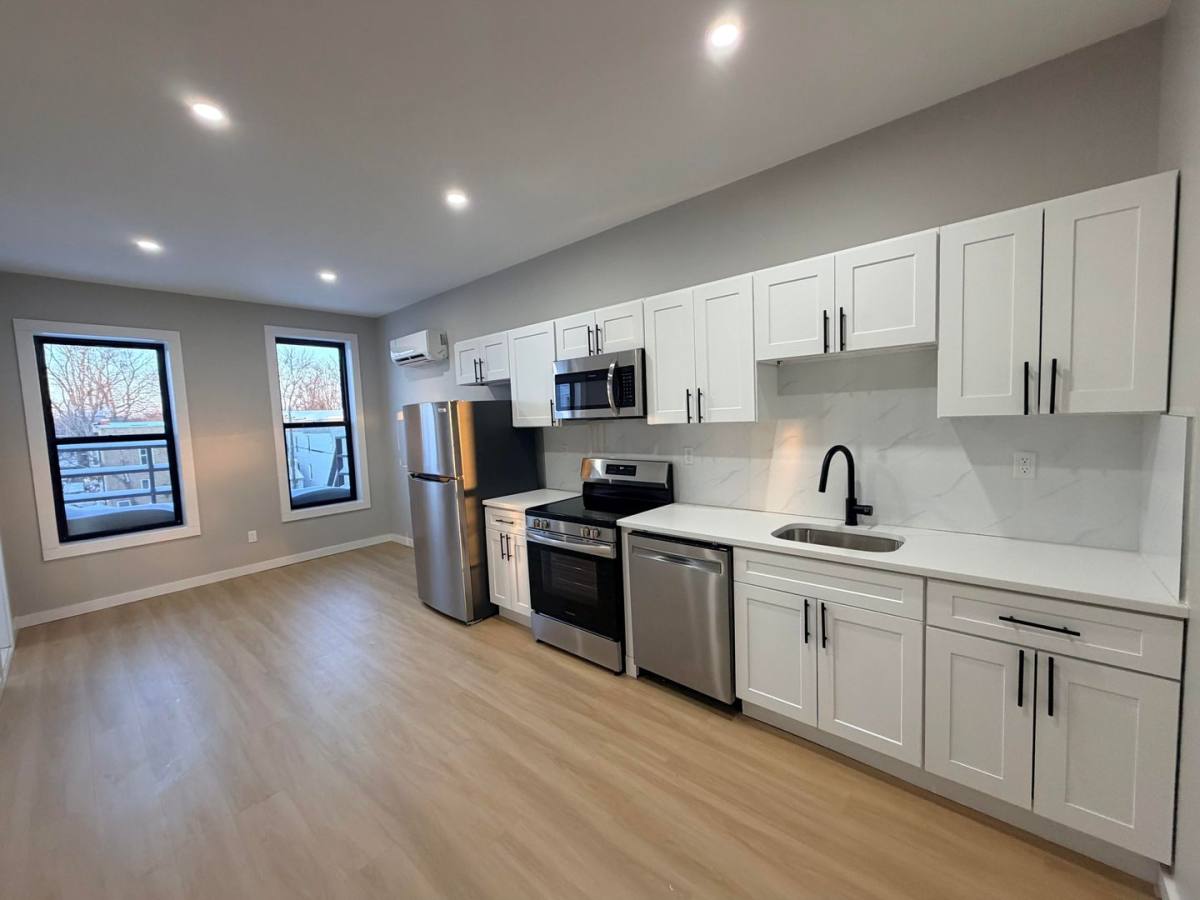 Apartment for rent at 541 Clinton Ave, Albany, NY 12206