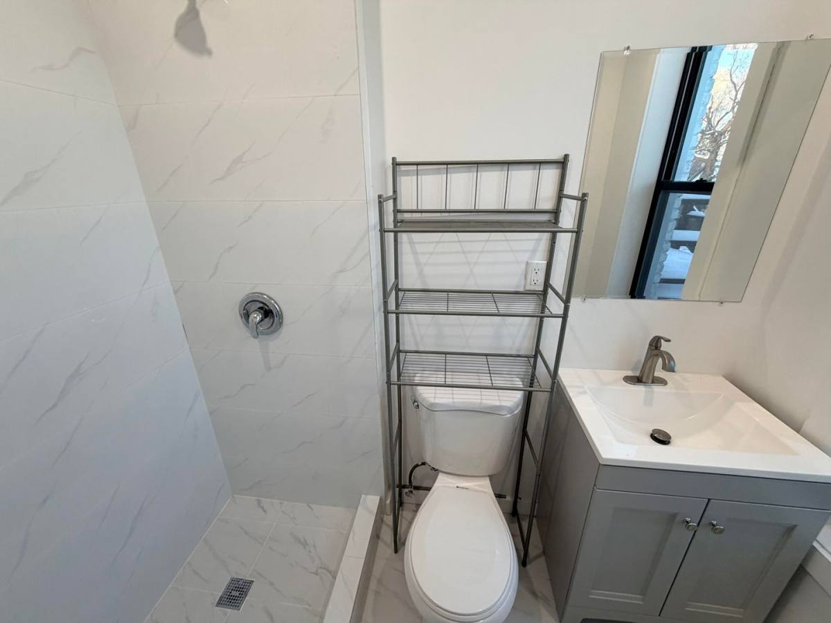 Apartment for rent at 541 Clinton Ave, Albany, NY 12206
