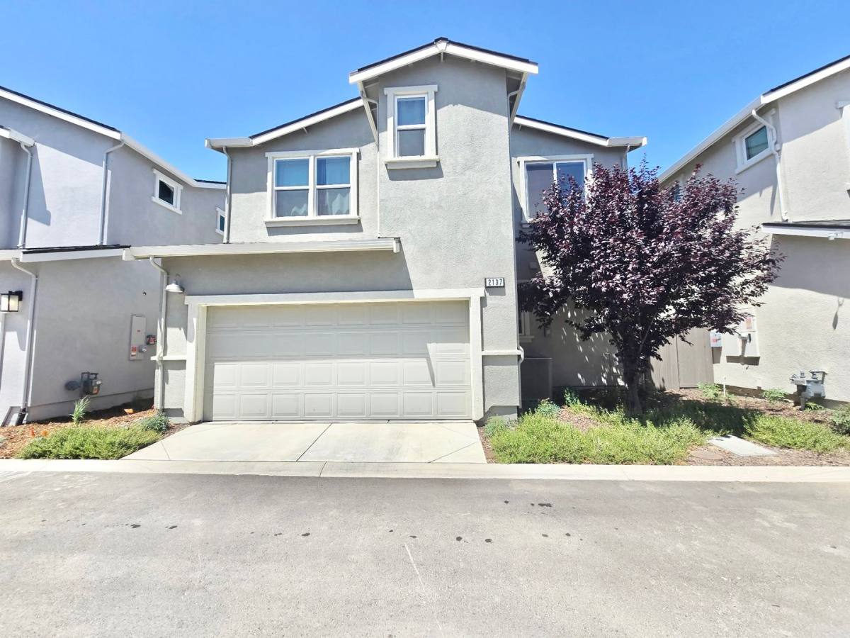 House for rent at 2137 Hunt St, Woodland, CA 95776