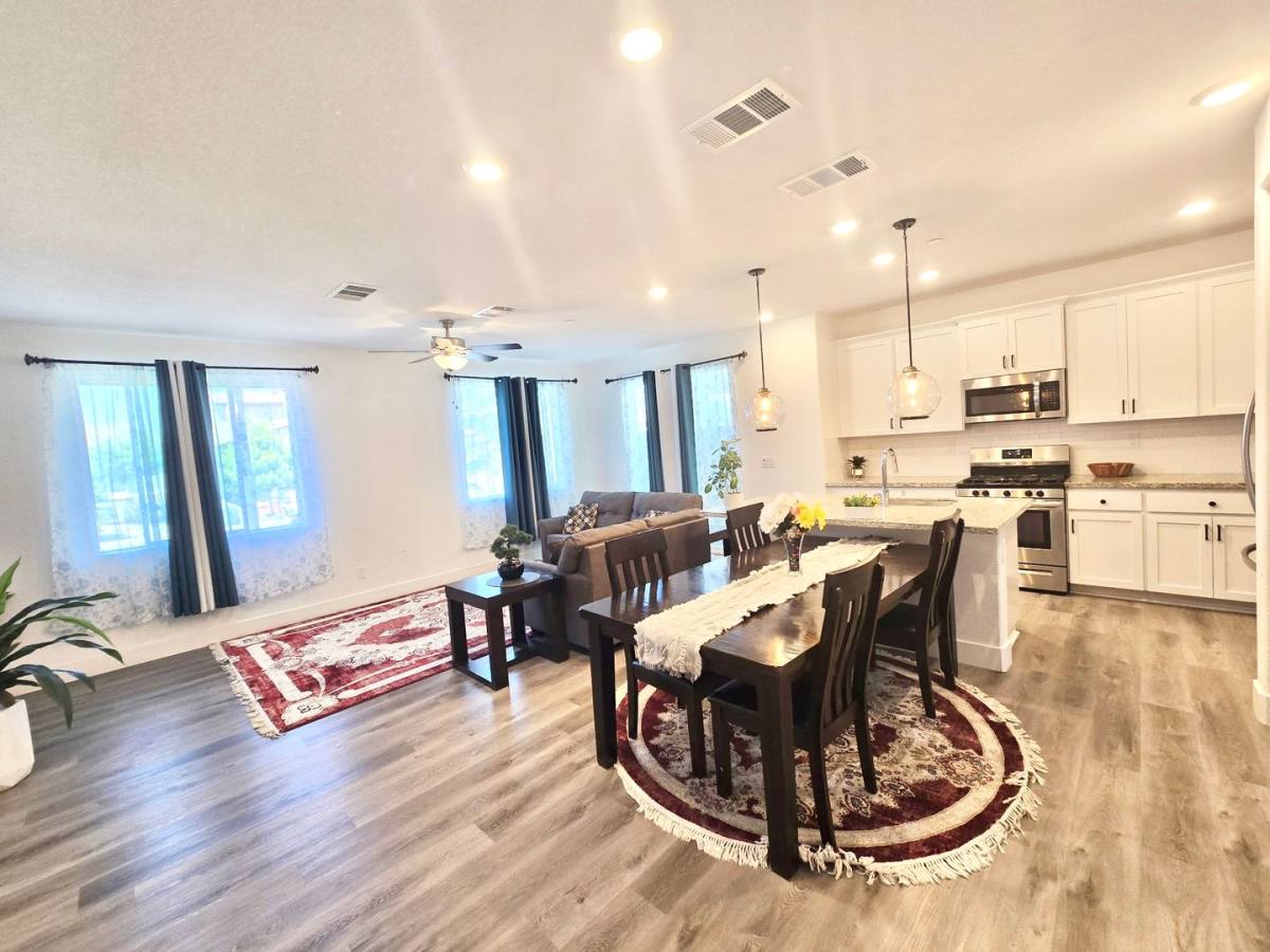 House for rent at 2137 Hunt St, Woodland, CA 95776