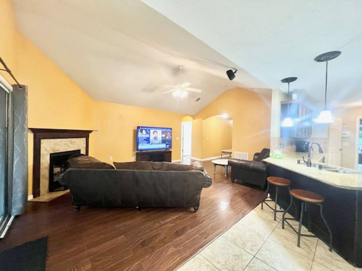 House for rent at 655 County Line Rd, Niceville, FL 32578