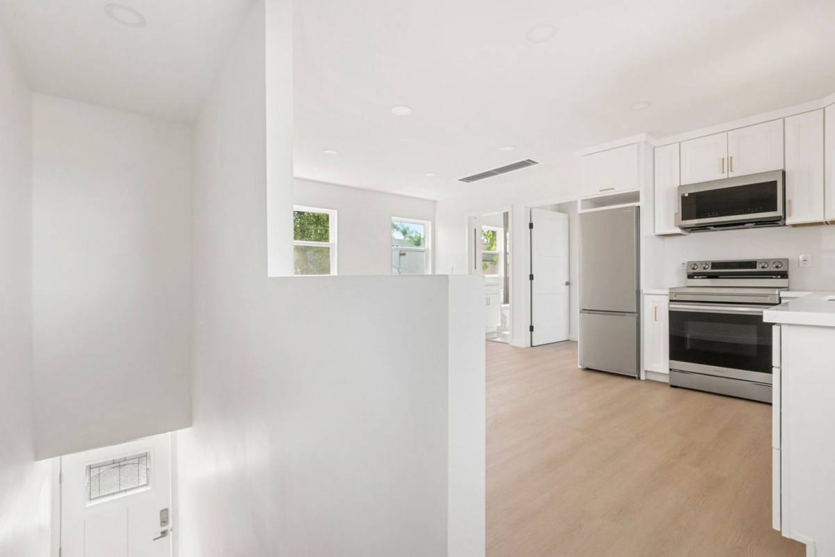 Apartment for rent at 4586-4590 Arizona St 4590 A, San Diego, CA 92116