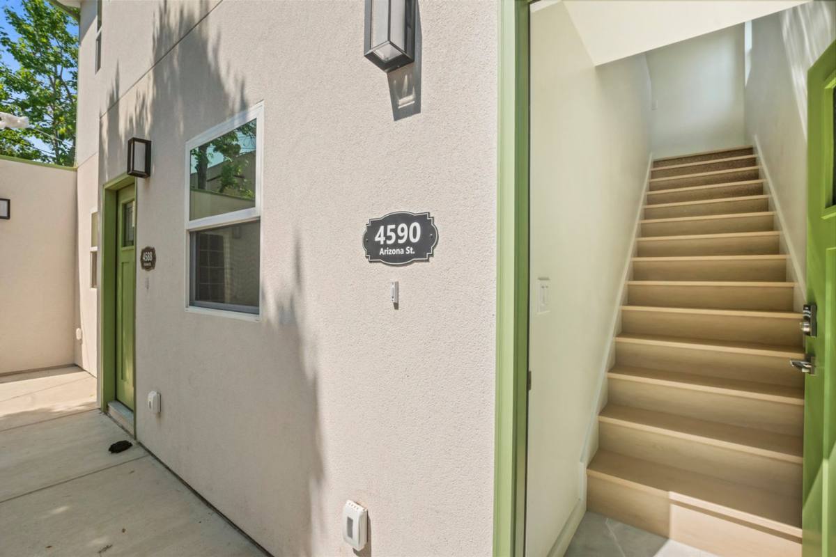 Apartment for rent at 4586-4590 Arizona St 4590 A, San Diego, CA 92116