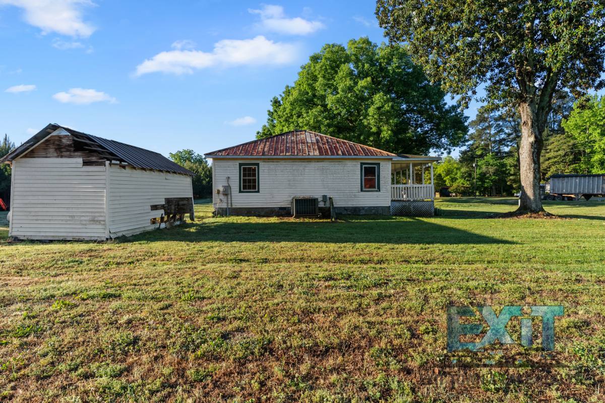 House for rent at 1892 US-Highway, Norlina, NC 27563