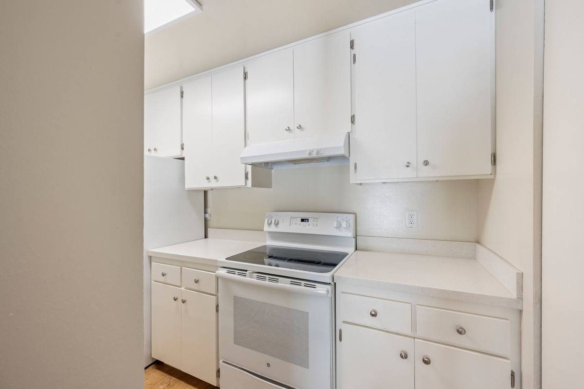 Apartment for rent at 475 Weldon Ave, Oakland, CA 94610