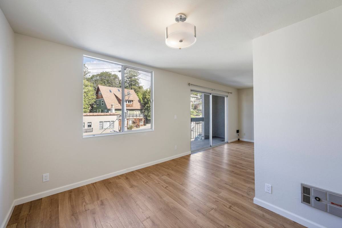 Apartment for rent at 475 Weldon Ave, Oakland, CA 94610