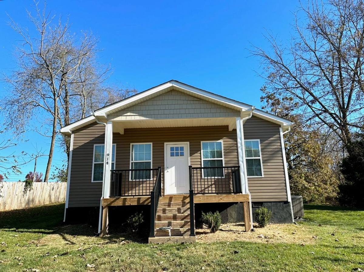 House for rent at 914 Hopson St, Johnson City, TN 37601