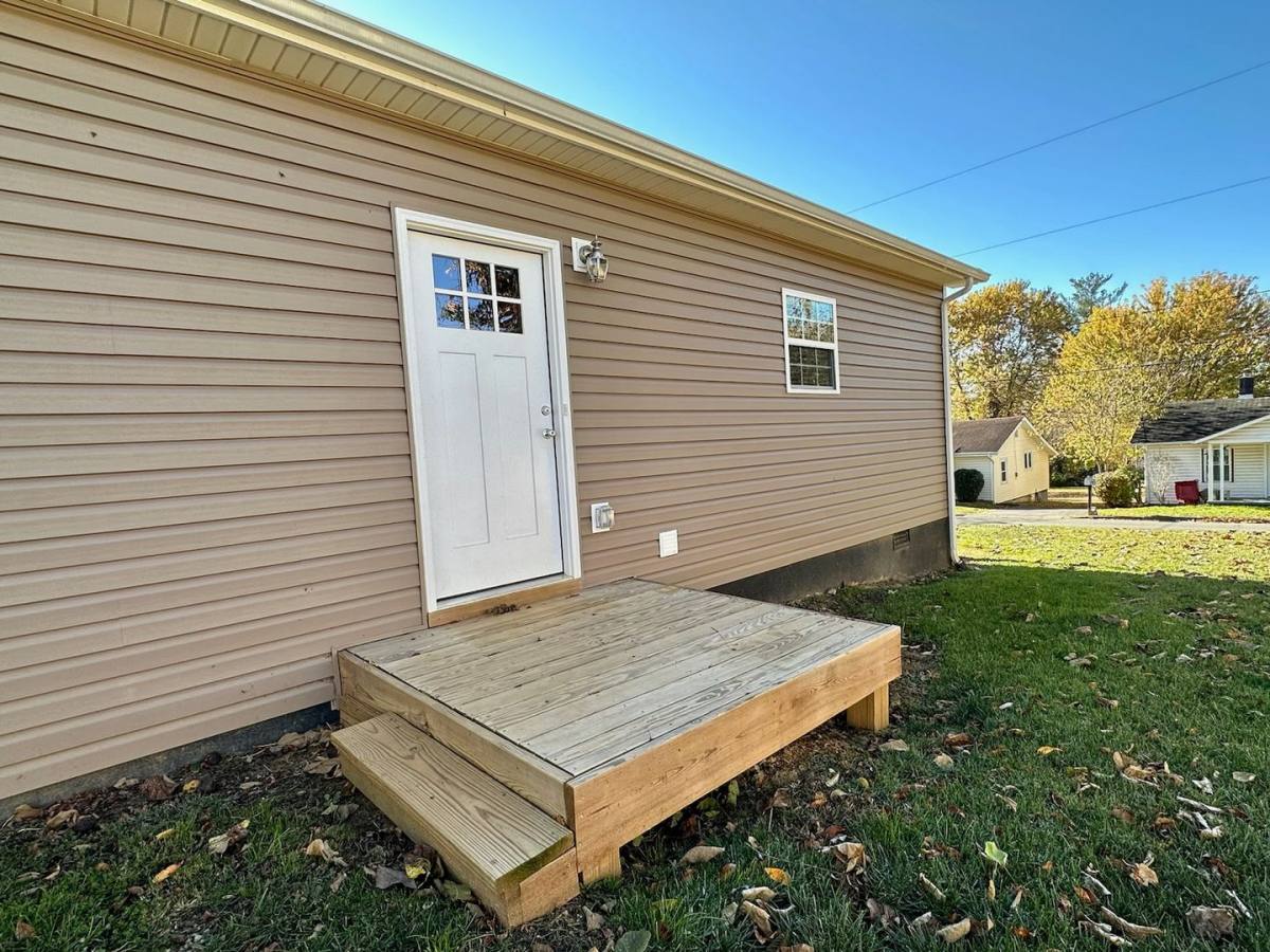 House for rent at 914 Hopson St, Johnson City, TN 37601