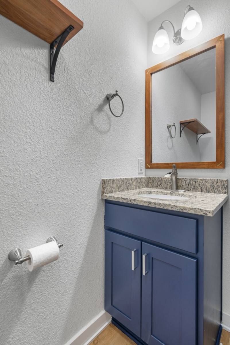 Townhouse for rent at 6211 Manor Rd, Austin, TX 78723