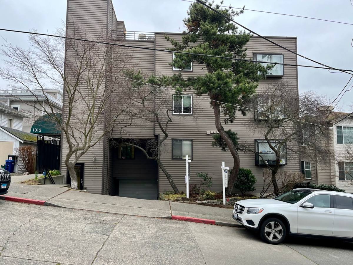 Condo for rent at 1312 6th Ave N #4, Seattle, WA 98109