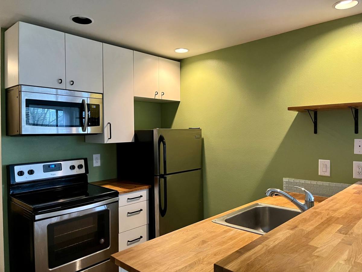 Condo for rent at 1312 6th Ave N #4, Seattle, WA 98109