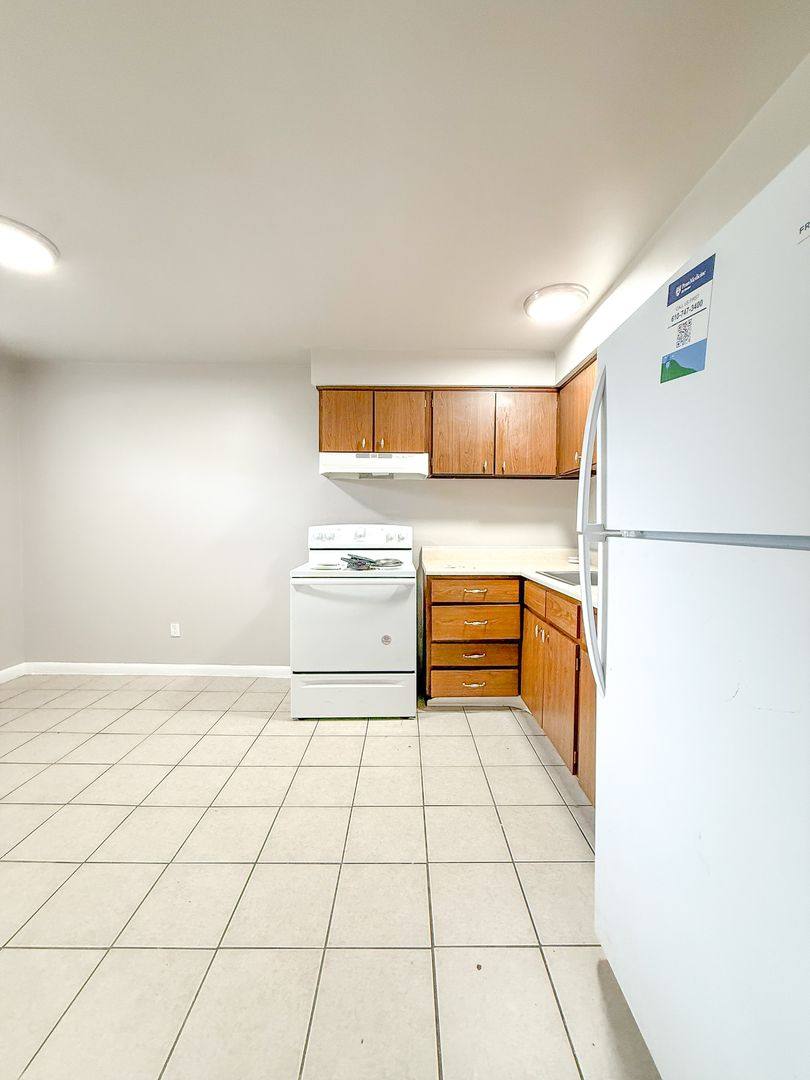 Apartment for rent at 225 W Chester Pike, Ridley Park, PA 19078